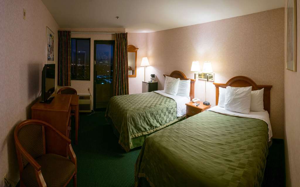 San Bernardino Inn & Suites Quarto foto