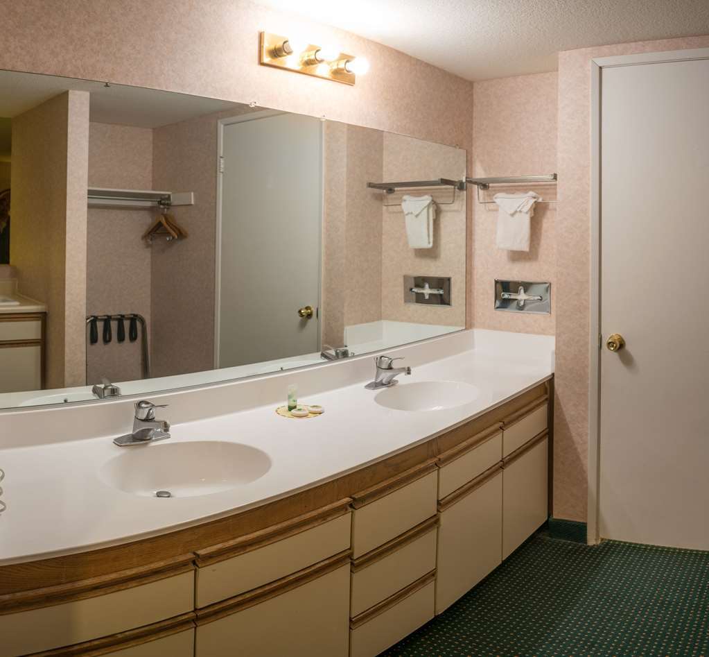 San Bernardino Inn & Suites Quarto foto