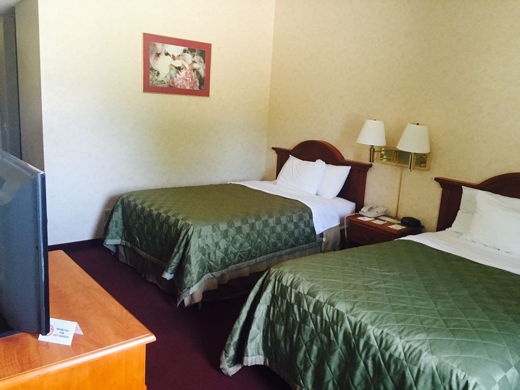 San Bernardino Inn & Suites Quarto foto